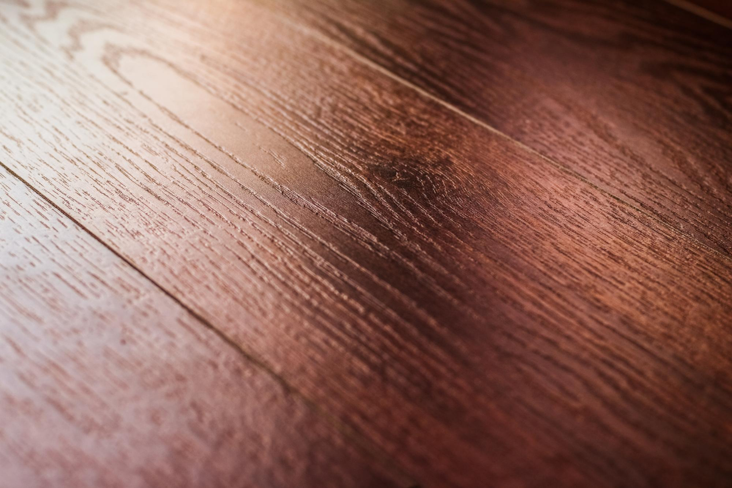 lakierowanie podłogi drewnianej