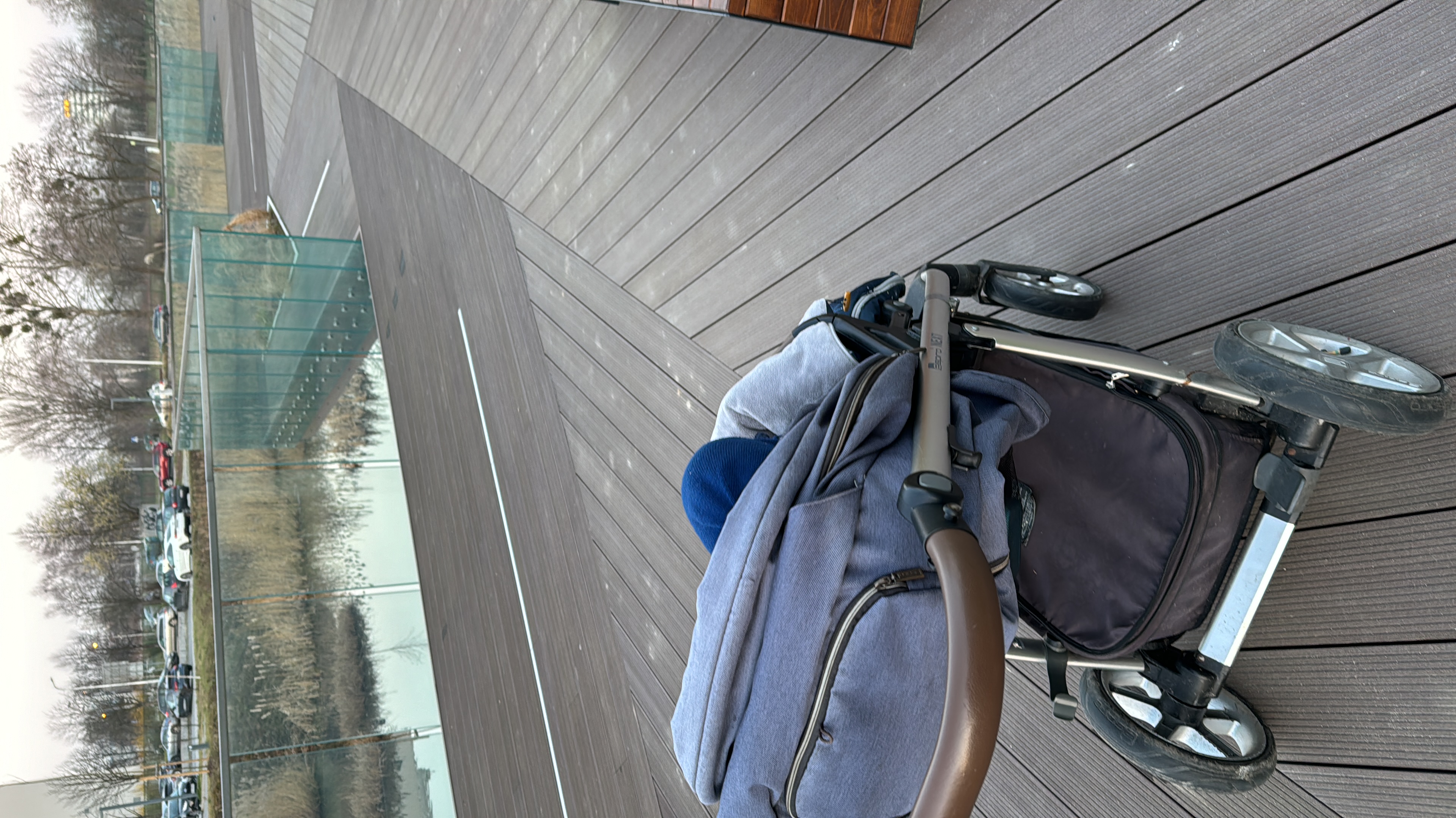 drewniane tarasy na osiedlu developerskim